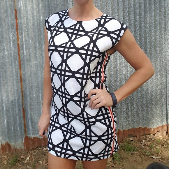 Dress Forum Dresses & Skirts - NEW Dress Forurm Exposed Coral Zipper Mini Dress